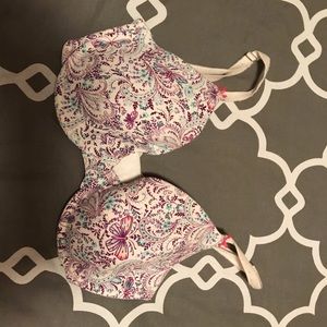 Victoria’s Secret full coverage 32DD bra